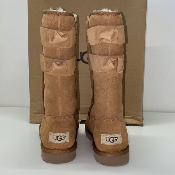 UGG Shoes - UGG BOOT WOMENS SHOES SZ 5 New